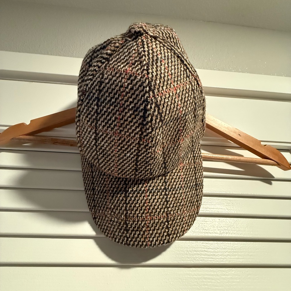 Anthropologie Houndstooth Cap - Brown and Black